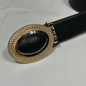 Vince Camuto Belt Womens XL Black Gold Oval Statement Buckle VB132104 Excellent